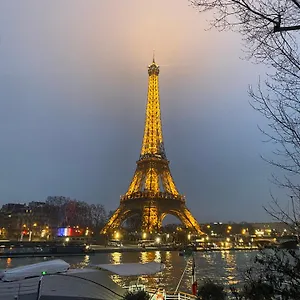 Passy Tour Eiffel Paris