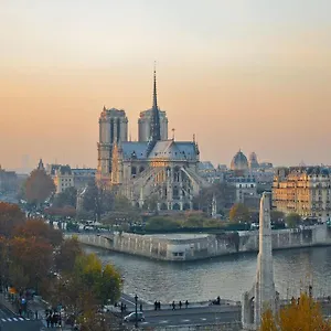 Luxury Parisian Notre Dame Saint Germain Des Pres Paris